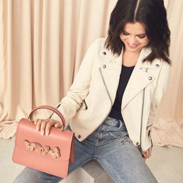Le sac à papillons de Selena Gomez sur le compte Instagram de @selenagomez