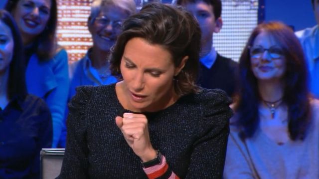 The sweater round neck end in metallic threads of Alessandra Sublet's in It is Canteloup the 16.01.2020