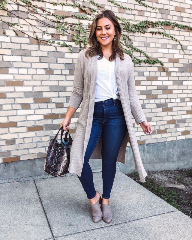 Vince Camuto Snake Print Hand­bag of Caralyn Mirand Koch on the Instagram account @caralynmirand