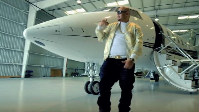 Jean navy blue Fat Joe in Fat Joe - Ballin' ft. Wiz Khalifa, Teyana Taylor
