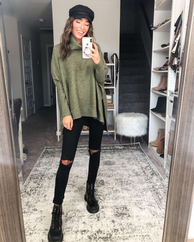Suéter de cuello de capucha verde de Nena Evans en la cuenta de Instagram @nenaevans