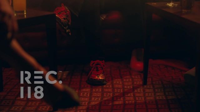 Sneakers Balenciaga de Gambi dans Gambi - Dans l'espace feat. Heuss l'Enfoiré (Clip officiel)
