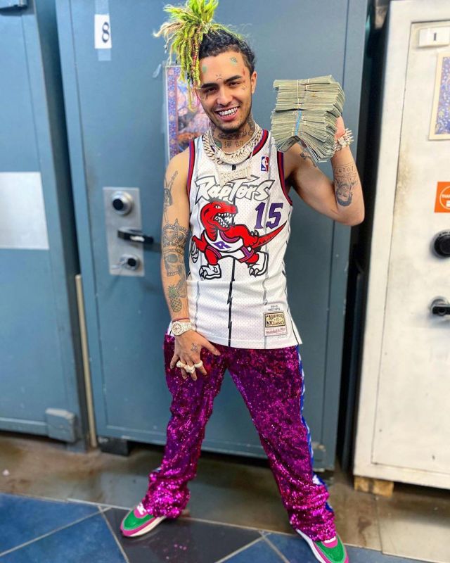 Mitchell & Ness White Toronto Raptors Vince Carter 1998 Home Swingman Jersey of Lil Pump on the Instagram account @lilpump