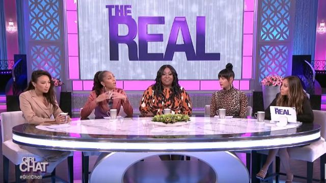Msk Leop­ard-Print Tie-Front Dress worn by Loni Love on The Real January 20, 2020