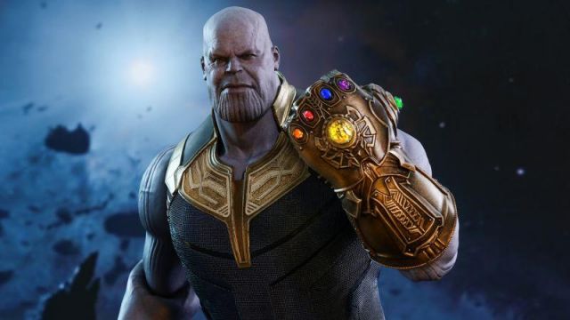 The glove of Thanos (Josh Brolin) in Avengers : Infinity War