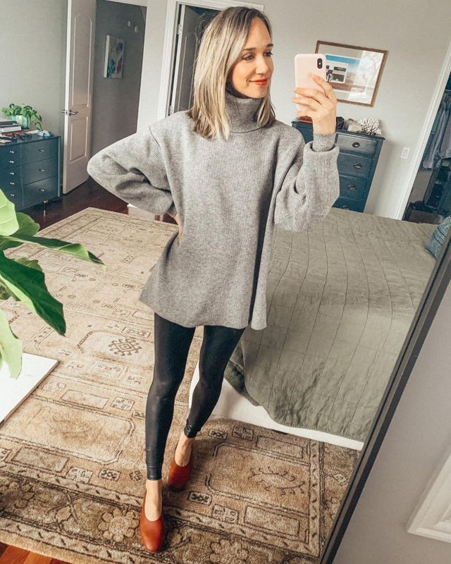 Suéter suavemente tejido de Blair Staky en la cuenta de Instagram @thefoxandshe