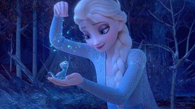 Déguisement deluxe (licence officielle) de Elsa (Idina Menzel) dans La Reine des neiges 2