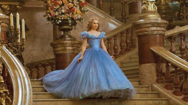 Le déguisement de Cinderella (Lily James) dans Cendrillon