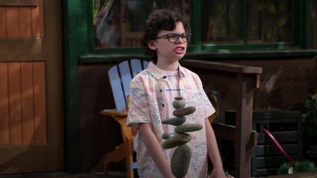 White Dinosaur  Print  Shirt  worn by  Matteo Silva (Raphael Alejandro) in BUNK'D Season 4 Episode 17