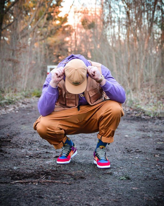 The brown pants of Tonton Gibs on the account Instagram of @tonton_gibs