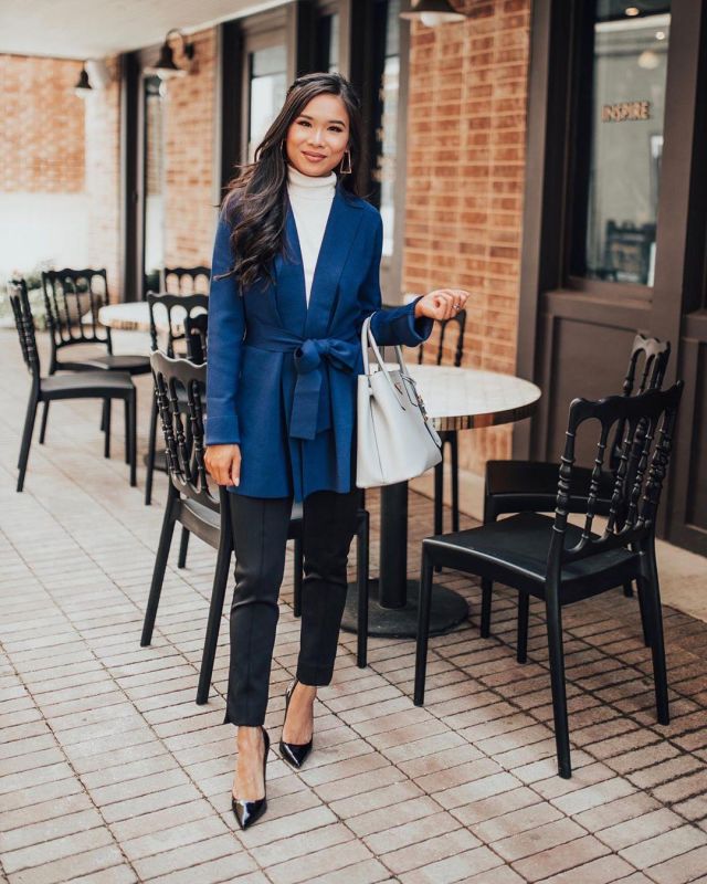 Cardi­gan Blue of Hoang-Kim on the Instagram account @hkcung