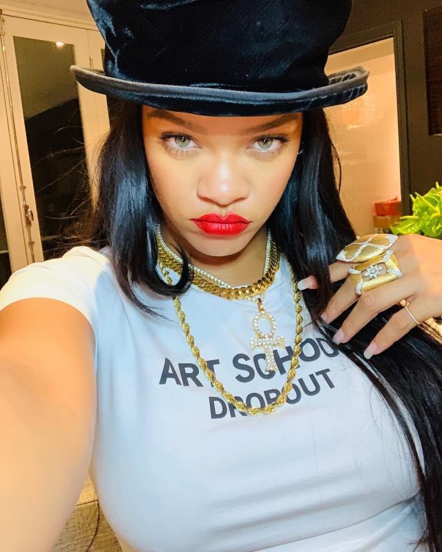 Art School Dropout T Shirt of Rihanna on the Instagram account @badgalriri