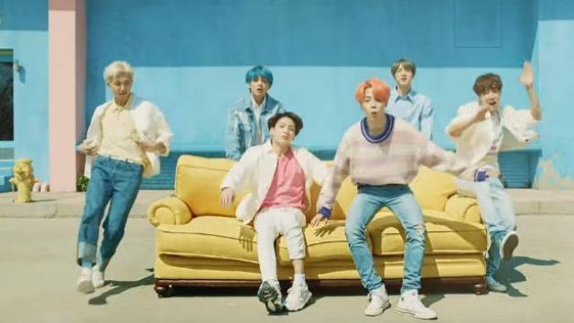 White Bounce Leather Sneakers worn by Jungkook in BTS (방탄소년단) '작은 것들을 위한 시 (Boy With Luv) feat. Halsey' Official MV
