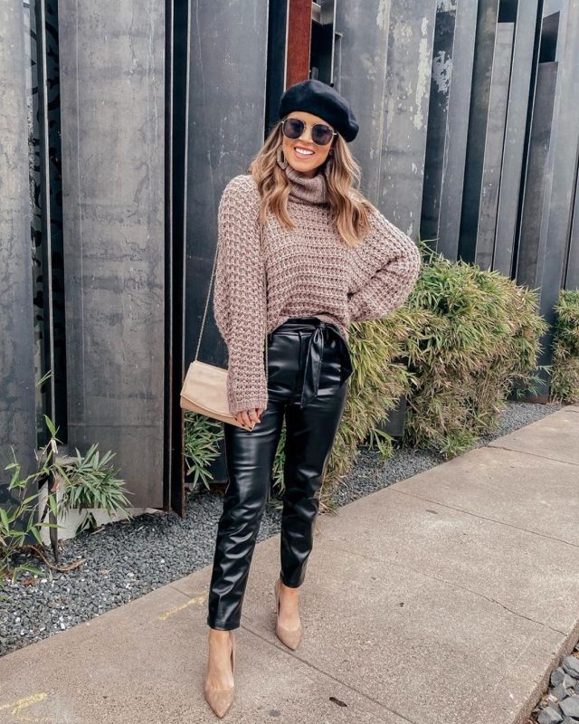 Sam Edelman Pointy Toe Pump of Whitney Graham on the Instagram account @whitswhims