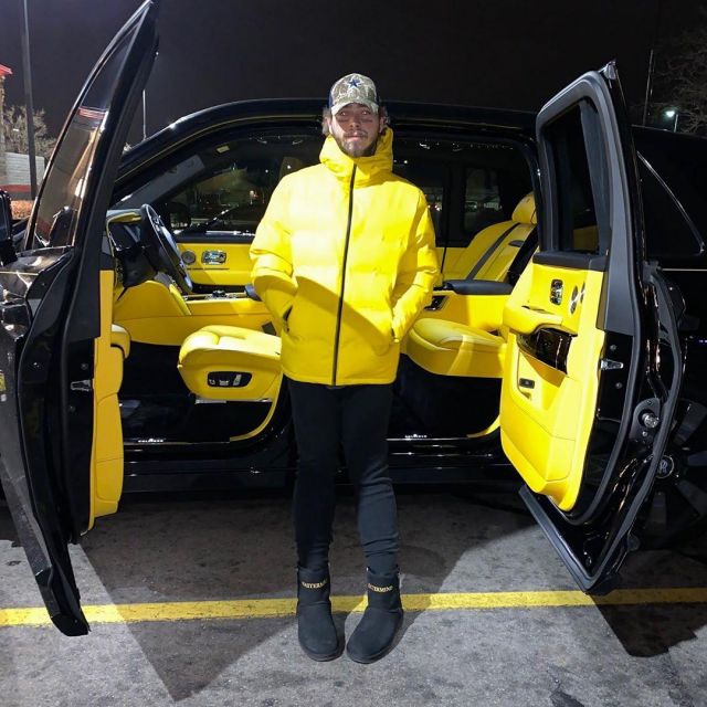 Huffer Su­per­down Jack­et Yel­low of Post Malone on the Instagram account @postmalone