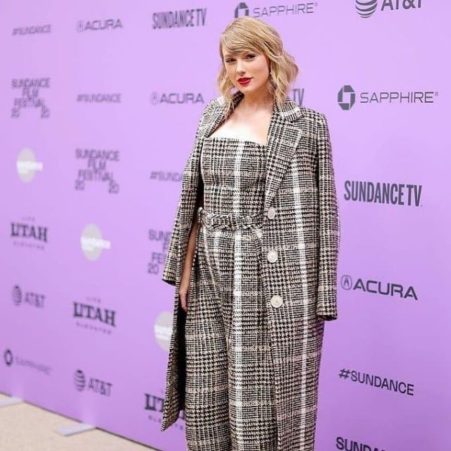 Carmen march Checked Sin­gle-Breast­ed Coat of Taylor Swift on the Instagram account @taylorswift  January 24, 2020