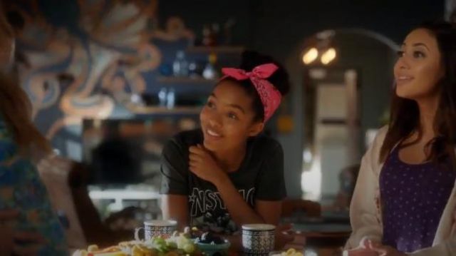 Black NSYNC Band Tee worn by Zoey Johnson (Yara Shahidi) in grown-ish Season 3 Episode 2