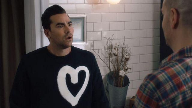 Heart Sweatshirt of David Rose (Daniel Levy) in Schitt's Creek (S03E13)