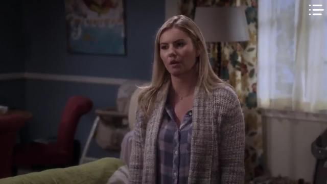 Bleu Chemise à Carreaux portée par Abby (Elisha Cuthbert) dans Le Ranch Saison 4 Épisode 7