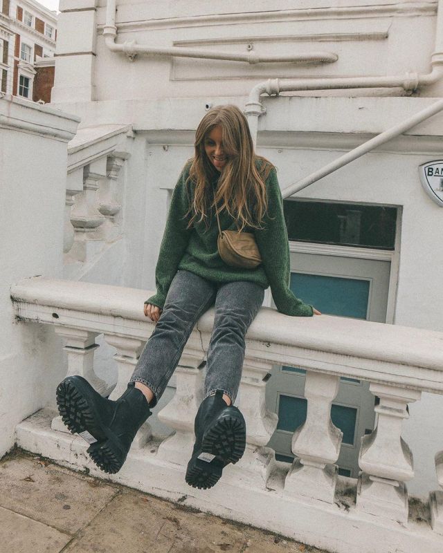 Green Knitted Jumper of Sinead on the Instagram account @sineadcrowe