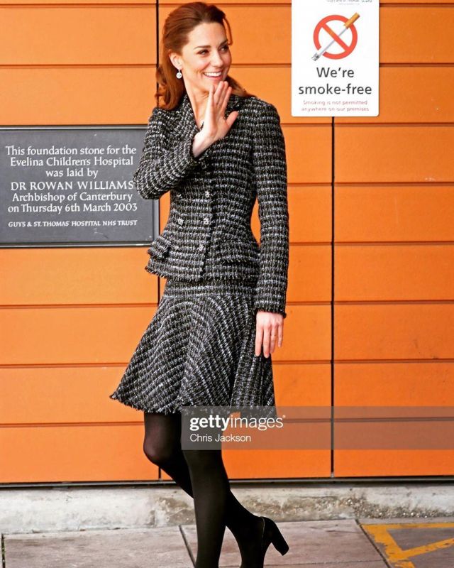 Gianvito Rossi Suede Pointed Toe Pumps with Chunky Heel worn by Catherine, Duchess of Cambridge Evelina London Children’s Hospital January 28, 2020
