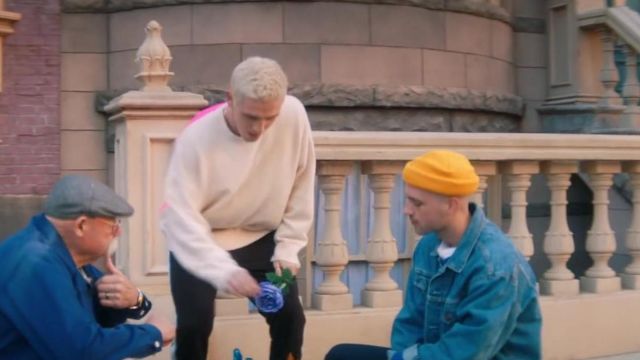 Yellow beanie in Lauv - Tattoos Together [Official Video]