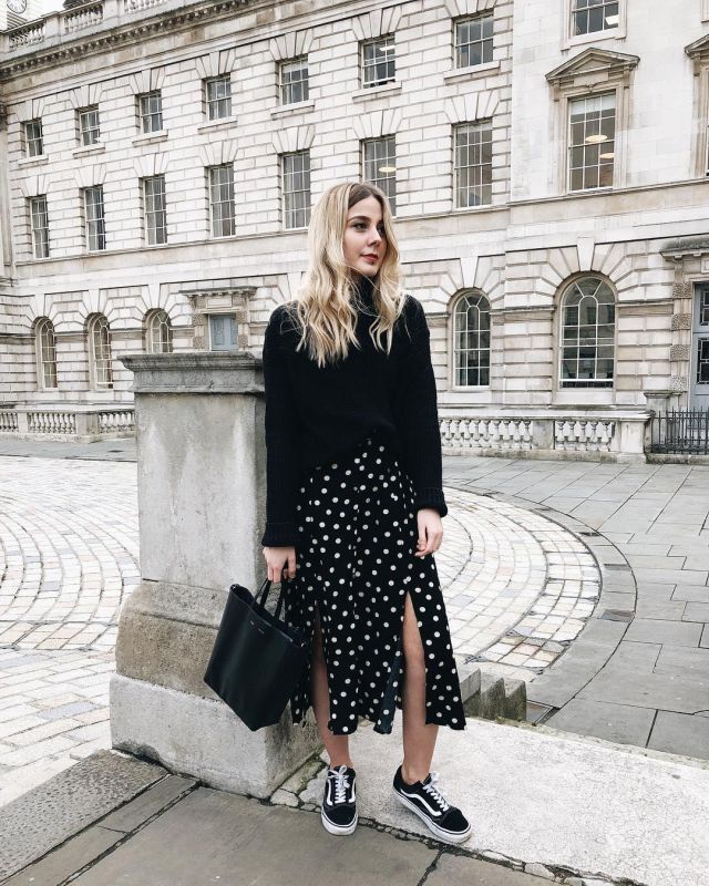 Pol­ka Dot Dress of Georgia Luisa Allegra Meramo on the Instagram account @glameramo