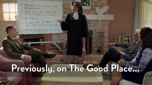La robe de juge de Judge (Maya Rudolph) dans The Good Place (S04E01)