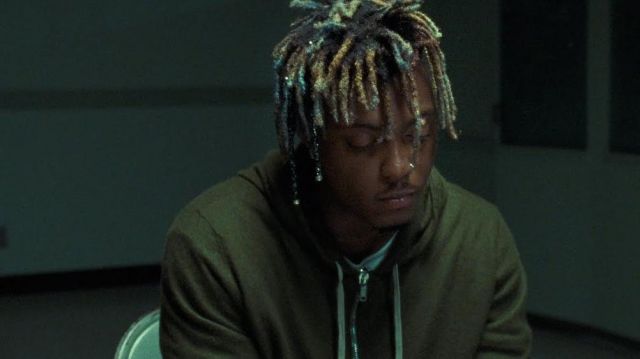 Olive green zip-up hoodie of Juice Wrld in Juice WRLD - Lean Wit Me  (Official Music Video)