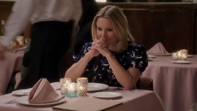The printed dress of Eleanor Shellstrop (Kristen Bell) in The Good Place (S04E13)