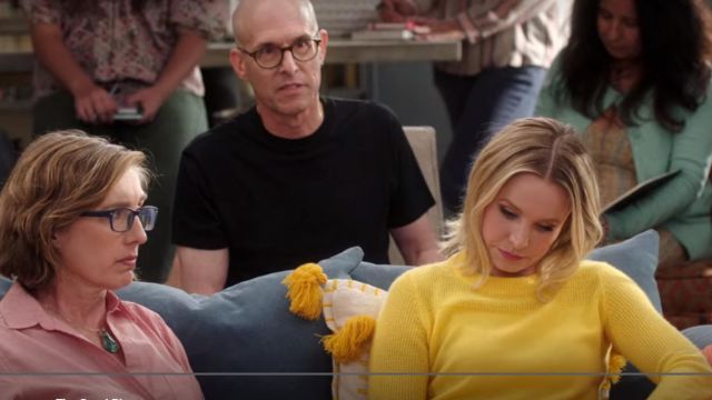 Le pull jaune de Eleanor Shellstrop (Kristen Bell) dans The Good Place (S04E13)