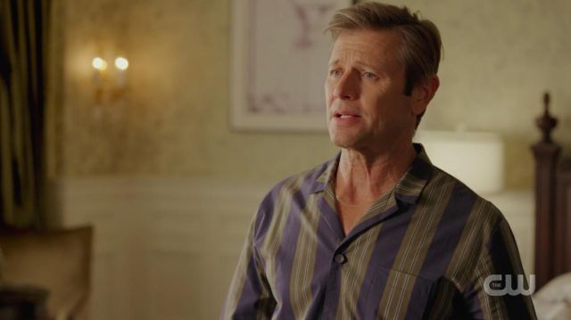 Pyjama rayé de Blake Carrington (Grant Show) à la Dynastie (S03E11)