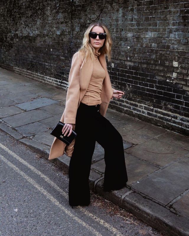 Vel­vet Trousers Black of Jessica Harris on the Instagram account @jessicasharris_