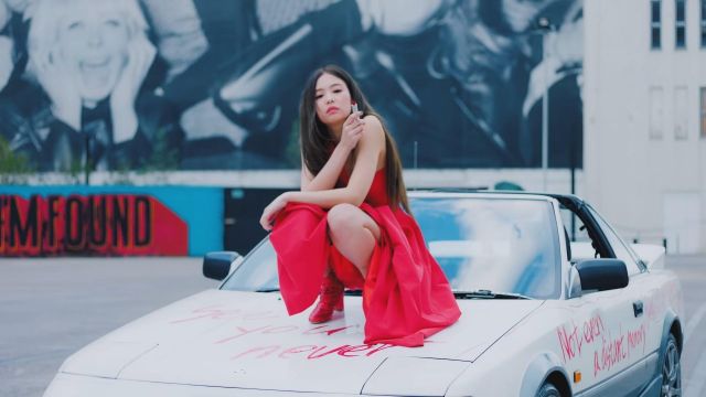 Jennie - black thigh-highs, red dress : r/kpopGirlsMob