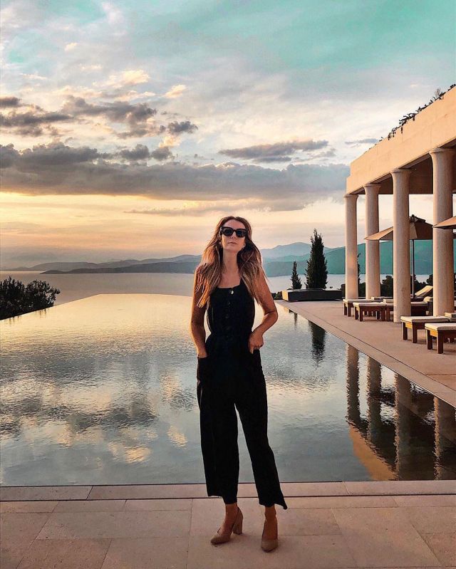 Beige Heels of Jessica Harris on the Instagram account @jessicasharris_