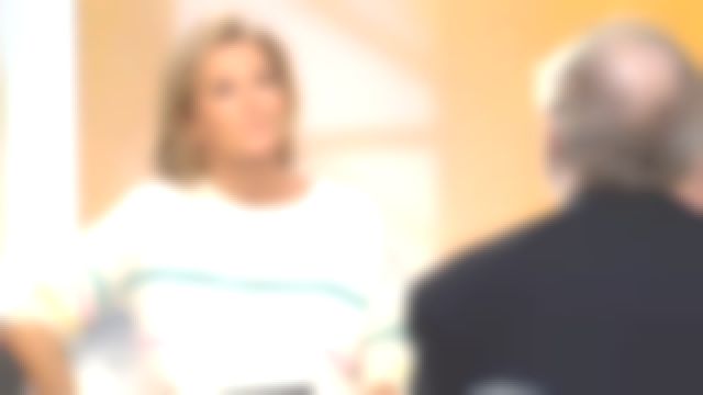 Le pull à rayures de Claire Chazal dans Passage des Arts du 04 02 2020