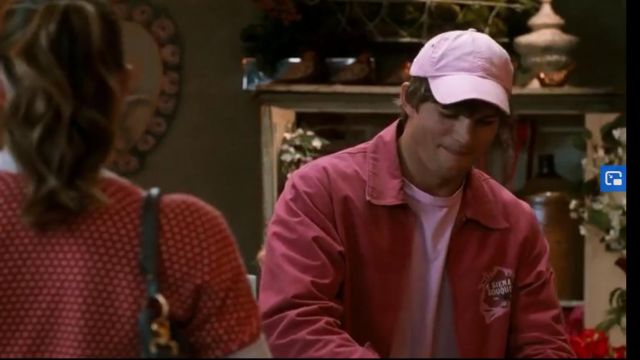 Casquette rose de Reed Bennett (Ashton Kutcher) dans Valentine's Day