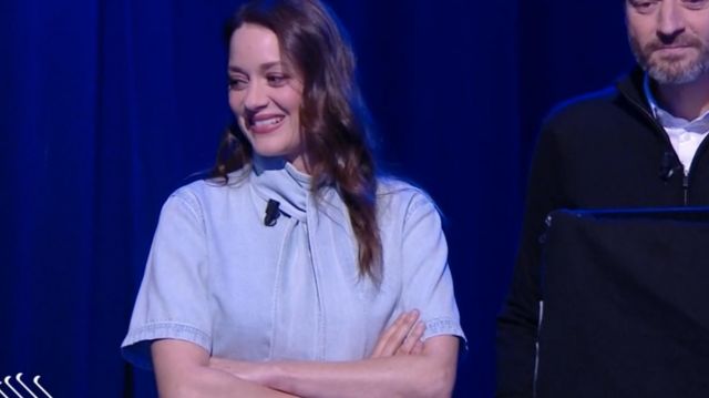 The blouse effect jean Chanel of Marion Cotillard in the show Daily of 5 February 2020
