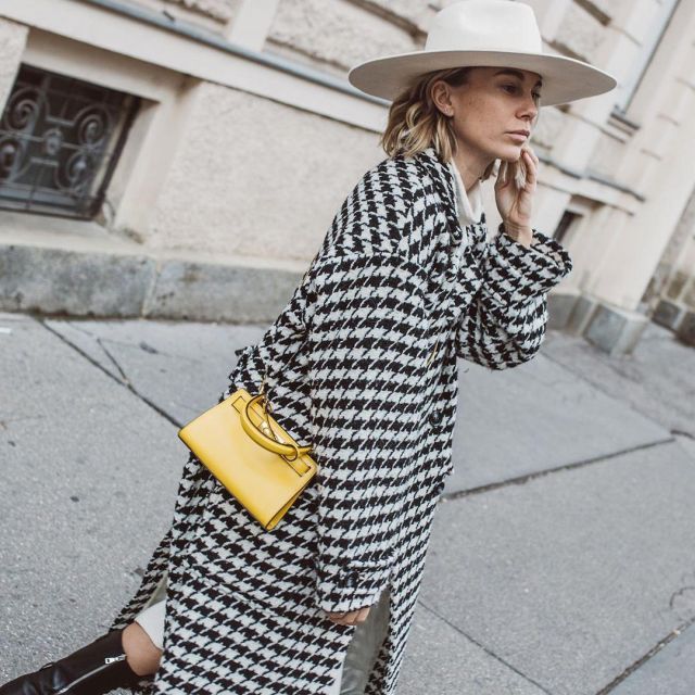 Wool Blend Coat of Karin Teigl on the Instagram account @constantly_k