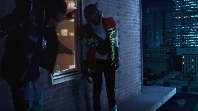 Dior White Saddle Bag Print Hoodie of Flipp Dinero in the music video Flipp Dinero - How I Move (Official Music Video) ft. Lil Baby