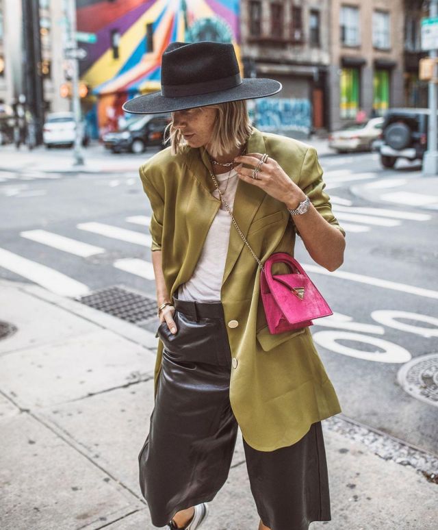 Arket Leather Culottes de Karin Teigl en la cuenta de Instagram @constantly_k