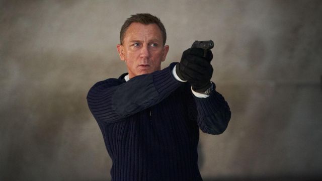 Mil-Tec Touch Gloves worn by James Bond 007 (Daniel Craig) in No Time to Die