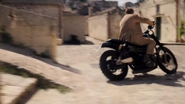 Triumph Scrambler motorcycle driven by James Bond 007 (Daniel Craig) in No Time to Die
