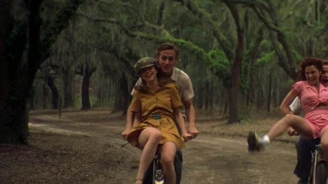 Ceinture jaune de Allie (Rachel McAdams) dans N'oublie jamais