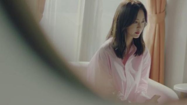 Pink Long Shirts worn by Ji Soo-hyun (Han Ye-seul) in Big Issue Season 1 Episode 26