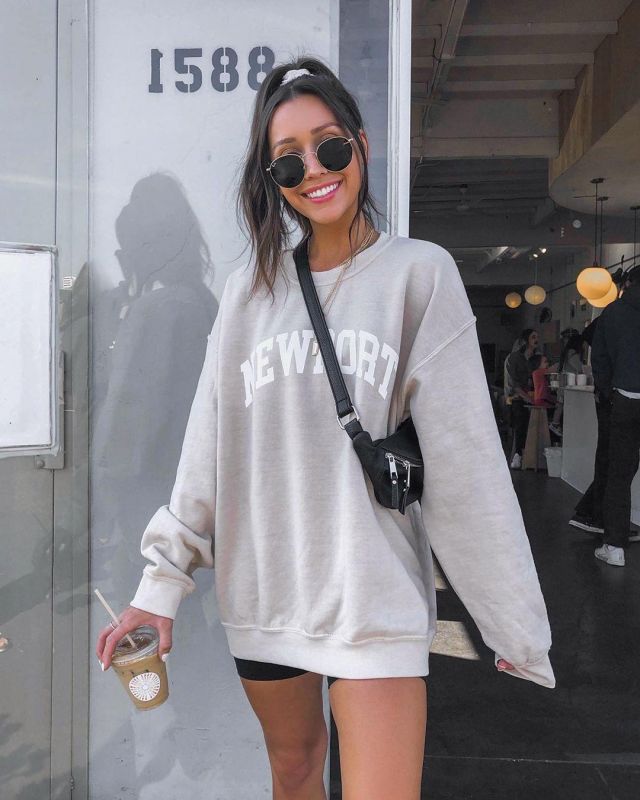 PU Bum­bag of Danielle Brown on the Instagram account @danielleebrownn