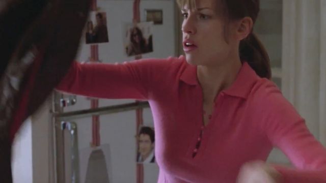 Pink Top Holly (Hilary Swank) in P.S. : I Love You