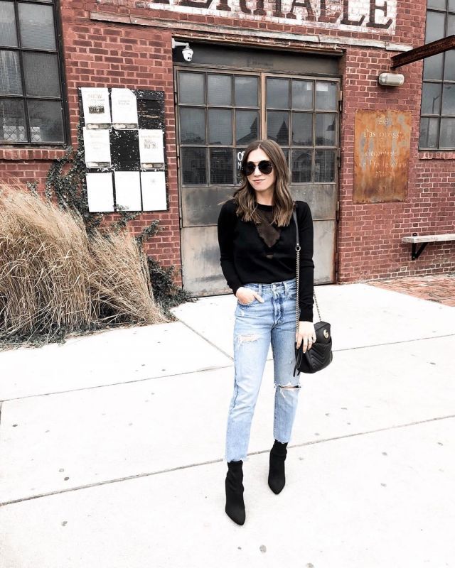 Suéter de contraste negro Line & Dot de Karen en la cuenta de Instagram @everbstyled