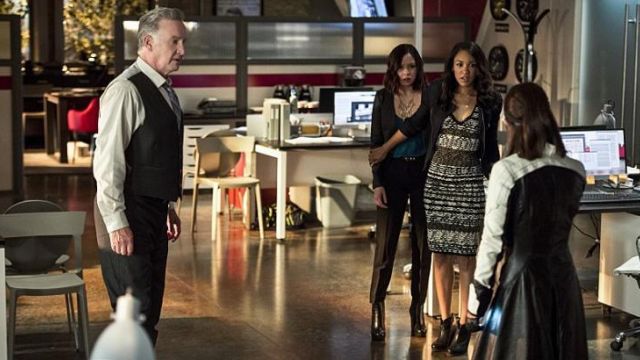 The dress Ronny Kobo Iris West (Candice Patton) in The Flash S02E05