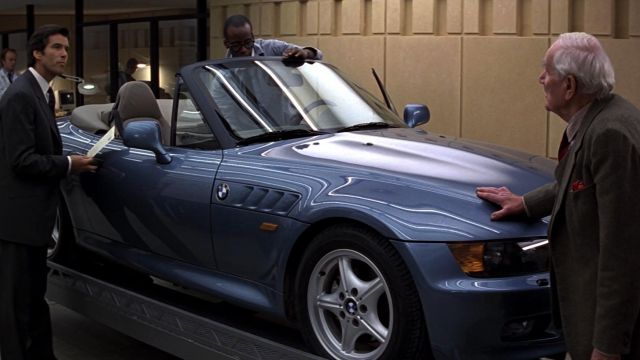 La BMW Z3 décapotable de James Bond (Pierce Brosnan) dans GoldenEye